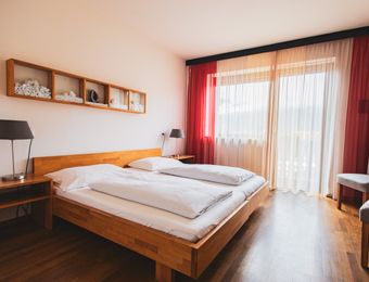  Bio-Doppelzimmer mit Balkon - Landhotel Anna & Reiterhof Vill