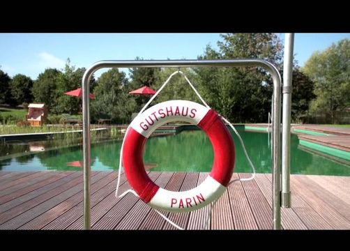 Bihotel Gutshof Parin: Imagevideo Badeteich - Hotel Gutshaus Parin, Parin, Ostsee, Mecklenburg-Vorpommern, Deutschland