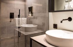 Biohotel Schwanen: Badezimmer - Biohotel Schwanen, Bizau, Vorarlberg, Österreich