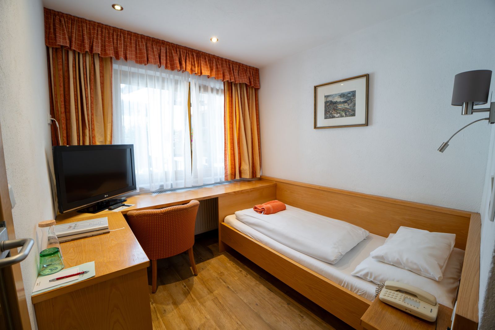 Einzelzimmer (klein) image 1 - Familotel Seefeld Tirol Das Kaltschmid