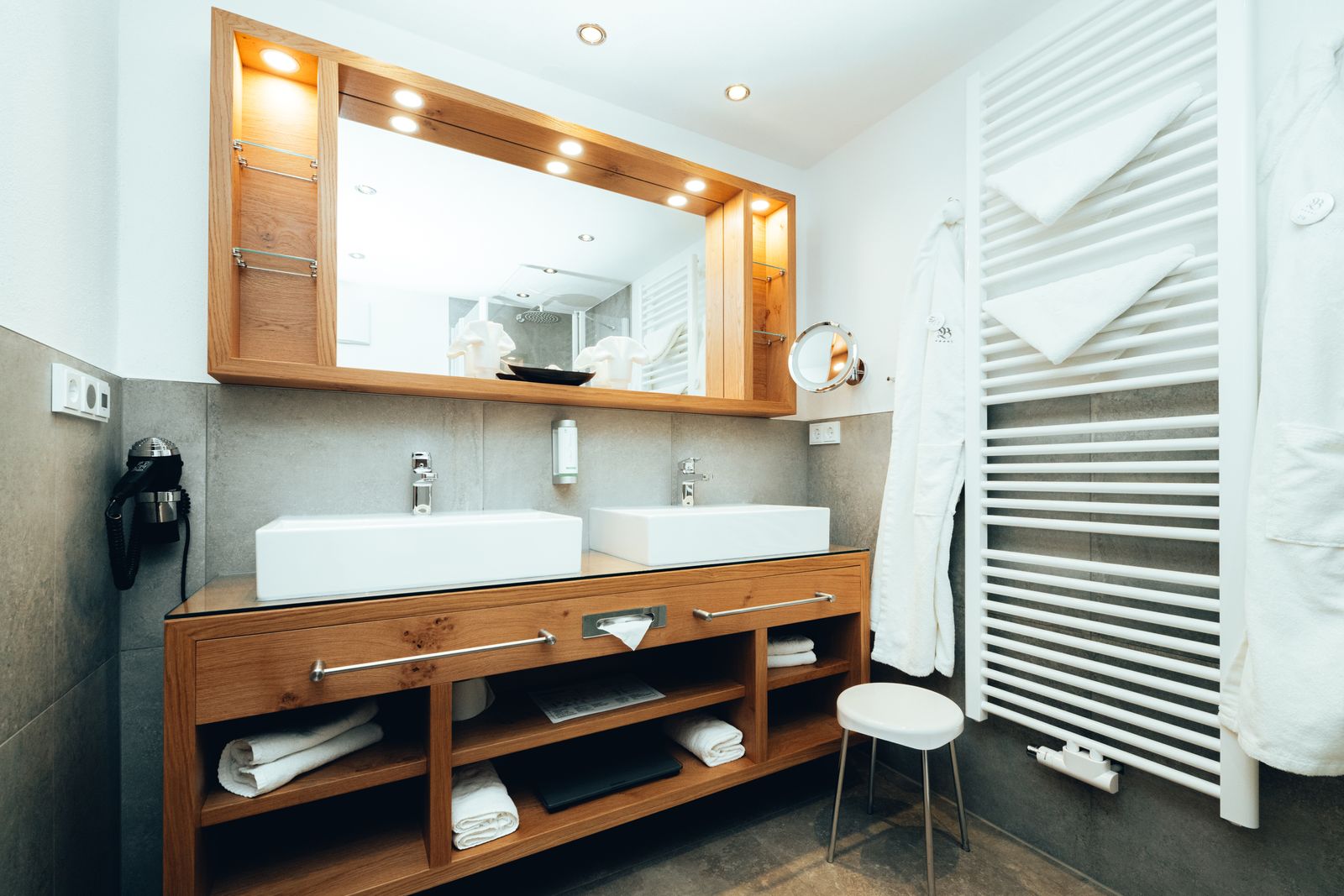 Double room de Luxe 36 sqm image 9 - Parkhotel Burgmühle