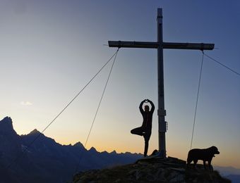 Top Angebot: Yoga und Bergwandern im Juli - Biohotel Stillebach