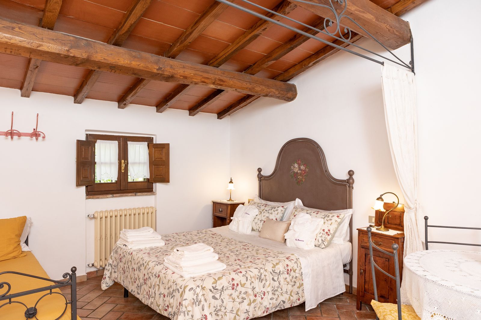 Peonia image 1 - Agriturismo La Pievuccia