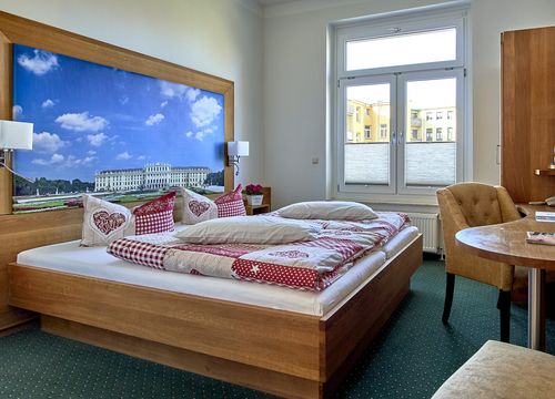 Double room comfort | railroad side (1/6) - Biohotel Amadeus