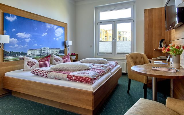 Accommodation Room/Apartment/Chalet: Double room comfort | railroad side