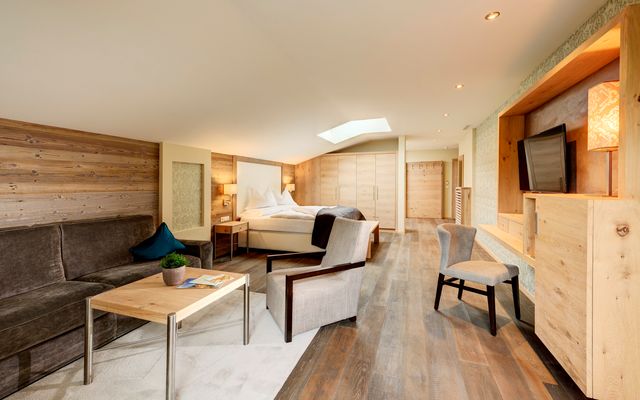 Doppelzimmer Ifinger deluxe image 3 - Quellenhof Luxury Resort Passeier