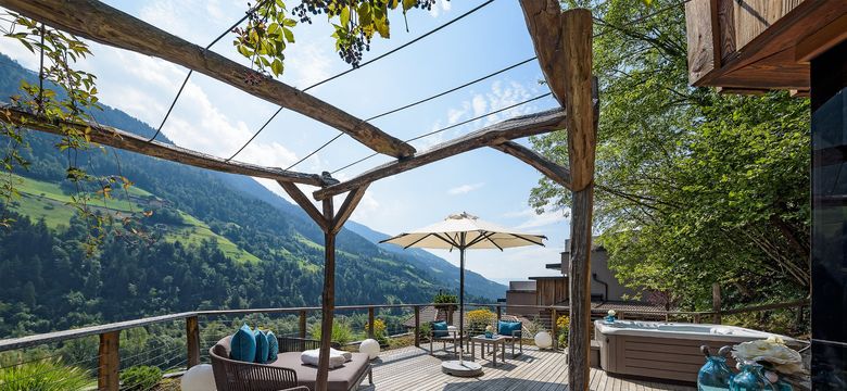 Quellenhof Luxury Resort Passeier: Wald-Chalet im Alpenschlössel image #9