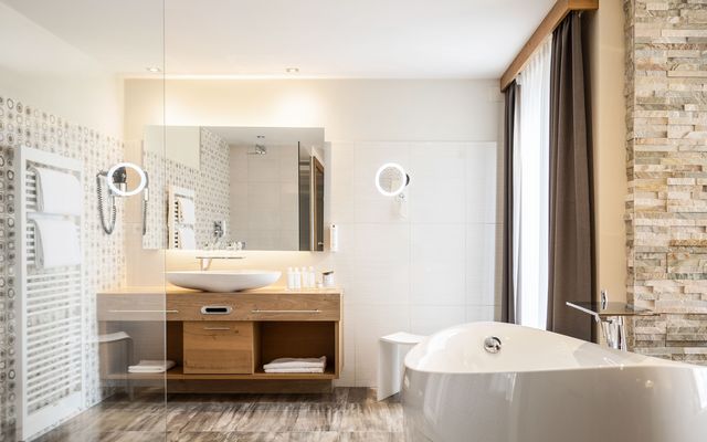 Panorama-Suite deluxe image 5 - Quellenhof Luxury Resort Passeier