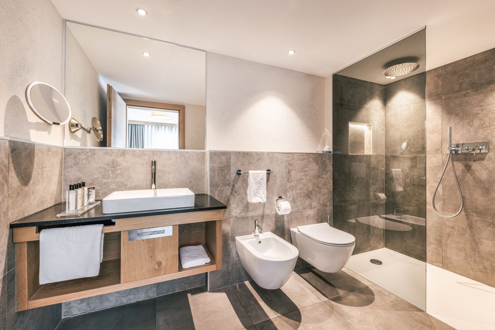 Doppelzimmer Hirzer image 3 - Quellenhof Luxury Resort Passeier