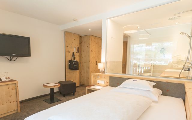 Symbolfoto Zimmer Hotel Mein Almhof Nauders EZ DZ 5355.jpg