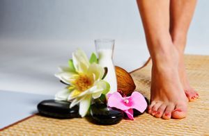 Pediküre mit Lack und Fußcremung 50 min