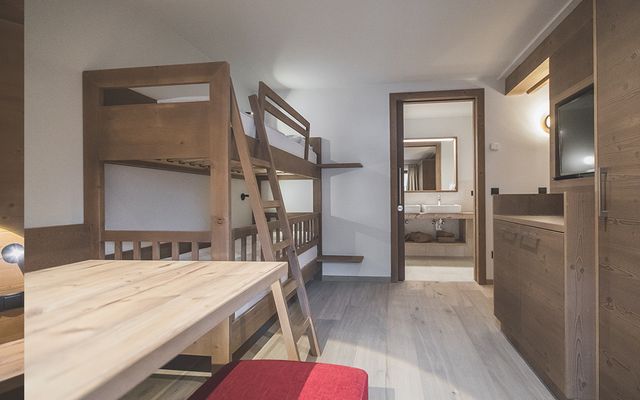 Suite con balcone| 40-50m², 2 stanze image 5 - Familotel Südtirol Alpenhof Dolomit Family