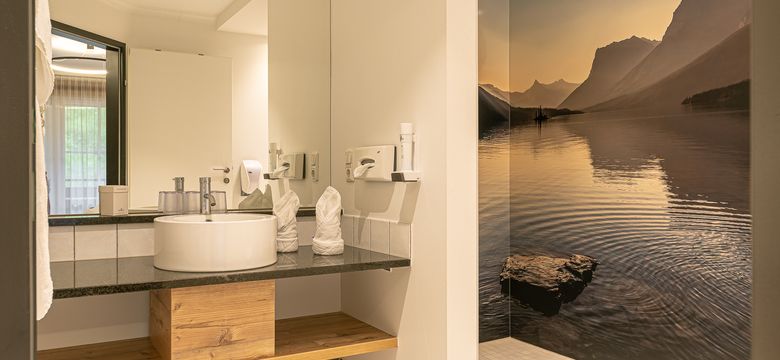 MY ALPENWELT Resort: Deluxe Doppelzimmer „Secret Garden“ image #4