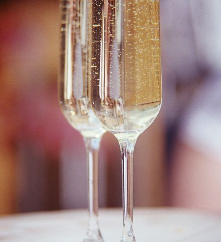 Eine Flasche Sekt - Mawell Resort