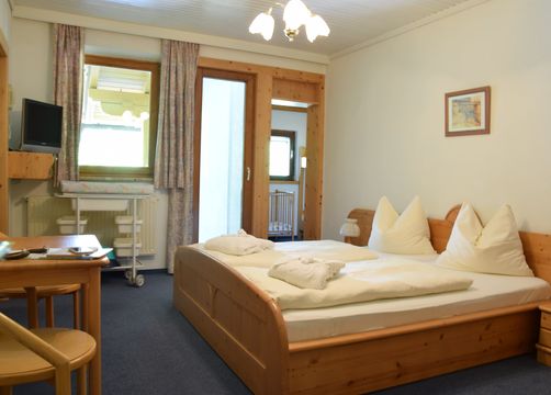 Pirker's room (1/4) - Pirker's Natur- & Bio Familienhotel