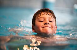 Biohotel Pirkers: Schwimmkurse für Kinder im Hotel - Pirker's Natur- & Bio Familienhotel, Malta, Kärnten, Österreich