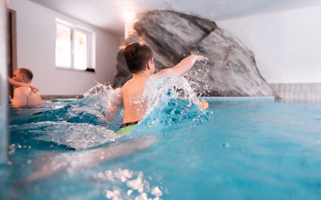 Pirker's Natur- & Bio Familienhotel: Schwimmen lernen im Urlaub!
