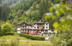 Pirker's Natur & Bio Familienhotel: Hotelansicht im Sommer - Pirker's Natur- & Bio Familienhotel, Malta, Katschberg Lieser-Maltatal, Kärnten, Österreich