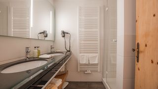 Kamille mit großem Südbalkon oder Südterrasse mit Panoramablick (48 m²) Image #3