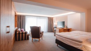 Holunder mit großem Südbalkon oder Südterrasse und Panoramablick (58 m²) Image #3