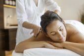 Aromaöl-Ganzkörpermassage - Genuss für Körper und Geist