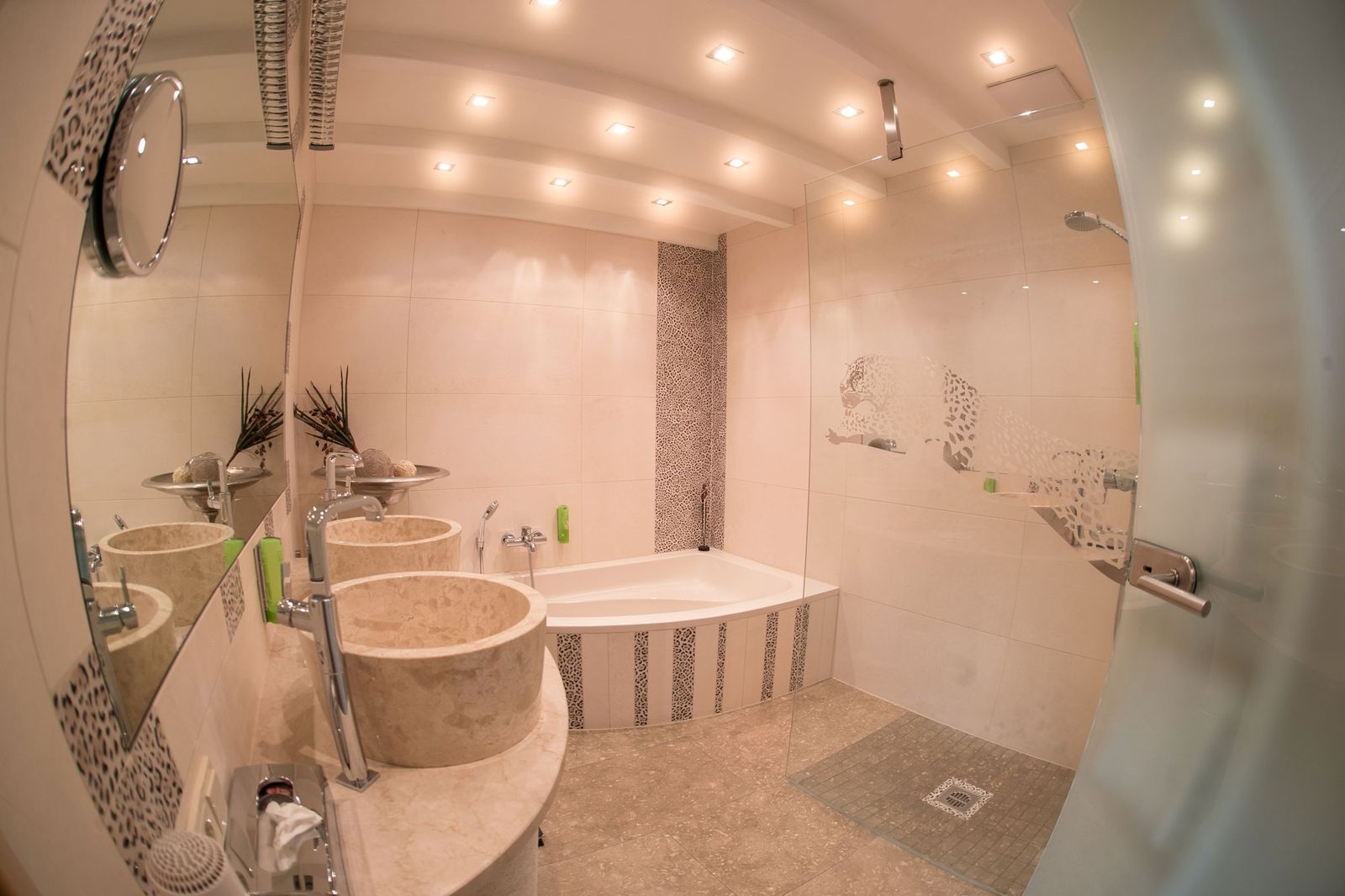 Suite S 601 image 4 - Wellnesshotel Felsenland Resort