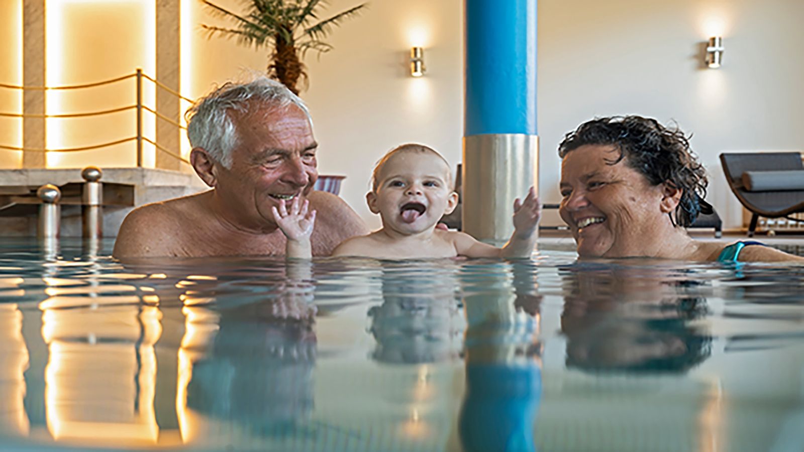 URLAUBSZEIT mit OMA-OPA image 1 - Familotel Fichtelgebirge Mein Krug