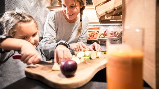 Vielfältiges Buffet im Kinderhotel Allgäuer Berghof