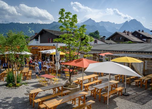 Biohotel & Bierbrauerei Garmischer Hof: Biergarten - Garmischer Hof, Garmisch-Partenkirchen, Alpenvorland, Bayern, Deutschland