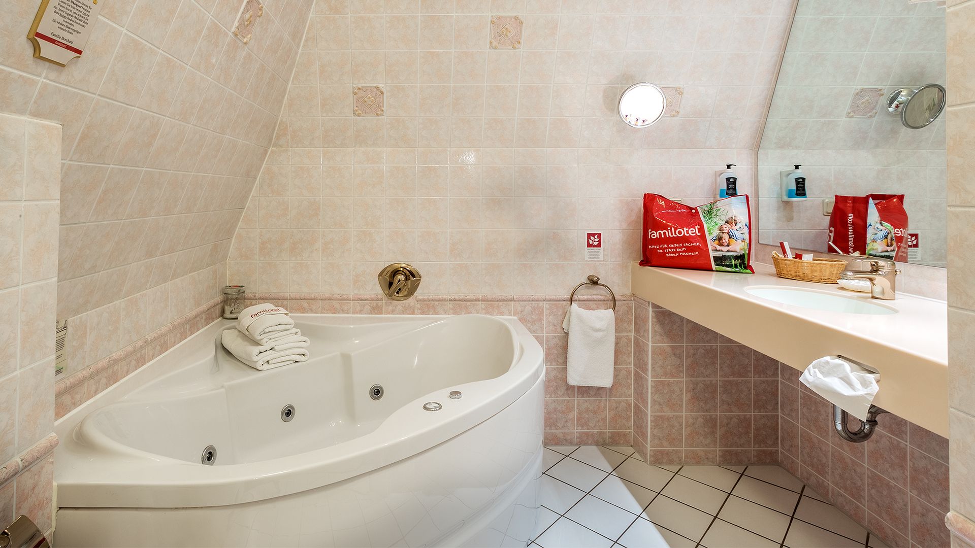 Die Nostalgie Suite im Familotel Mecklenburgische Seenplatte - Borchard's Rookhus