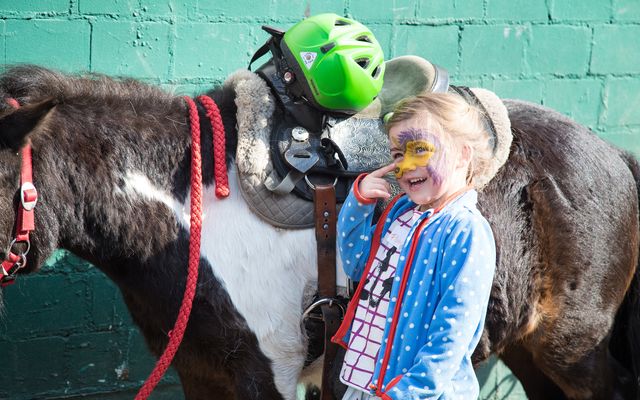 Kidswochen (2-7 Jahre) - inkl. Ponyreiten image 2 - Familotel Mecklenburgische Seenplatte Borchard's Rookhus 