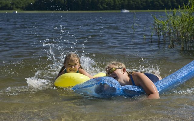 Sommerferien inkl. Tretbootfahren image 2 - Familotel Mecklenburgische Seenplatte Borchard's Rookhus