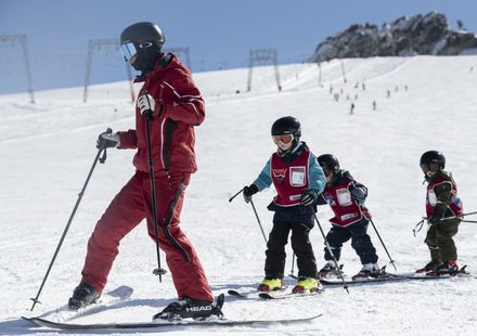 Skisporttage mit Kinderskikurs & Stubai Skipass