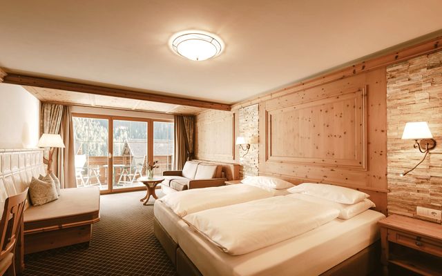 Hotel Zimmer: Doppelzimmer »Luxus Zirbe« | 45 qm - 1-Raum