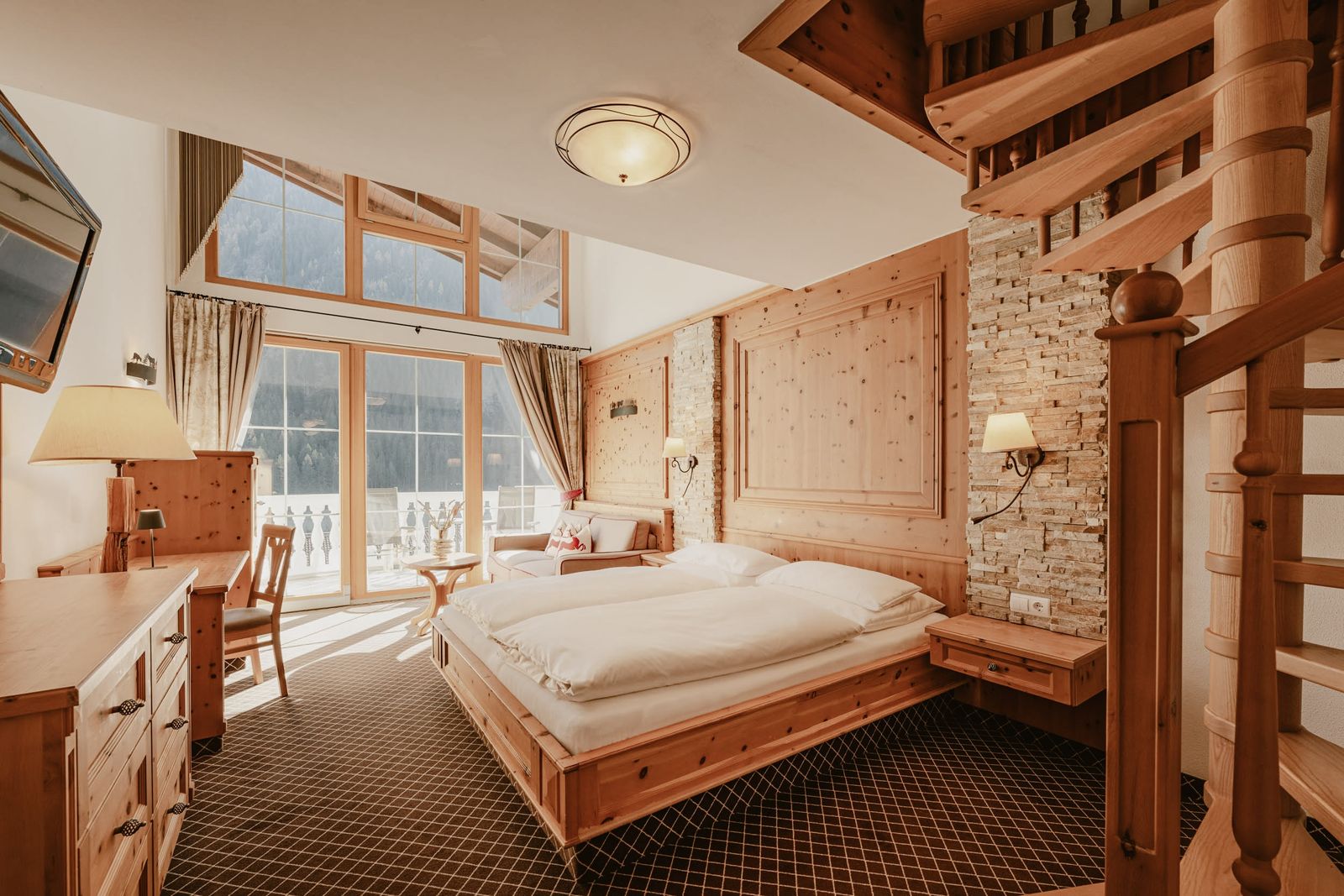Familiensuite »Luxus Zirbe« image 3 - Familotel Stubaital Alpenhotel Kindl