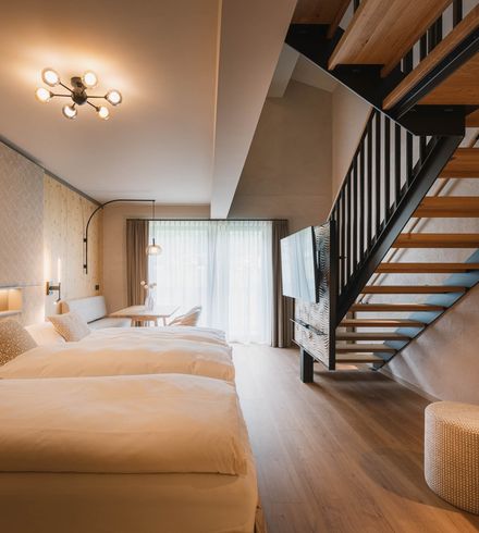Familiensuite »Superior Zirbe« thumbnail 2 - Familotel Stubaital Alpenhotel Kindl