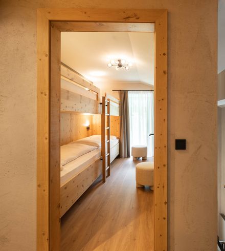 Familiensuite »Superior Zirbe« thumbnail 4 - Familotel Stubaital Alpenhotel Kindl