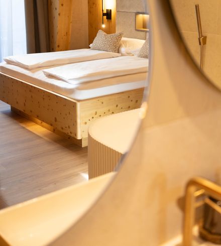 Familiensuite »Premium Zirbe mit privatem Innenhof« thumbnail 15 - Familotel Stubaital Alpenhotel Kindl