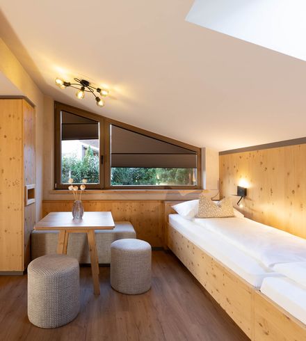 Familiensuite »Premium Zirbe mit privatem Innenhof« thumbnail 17 - Familotel Stubaital Alpenhotel Kindl