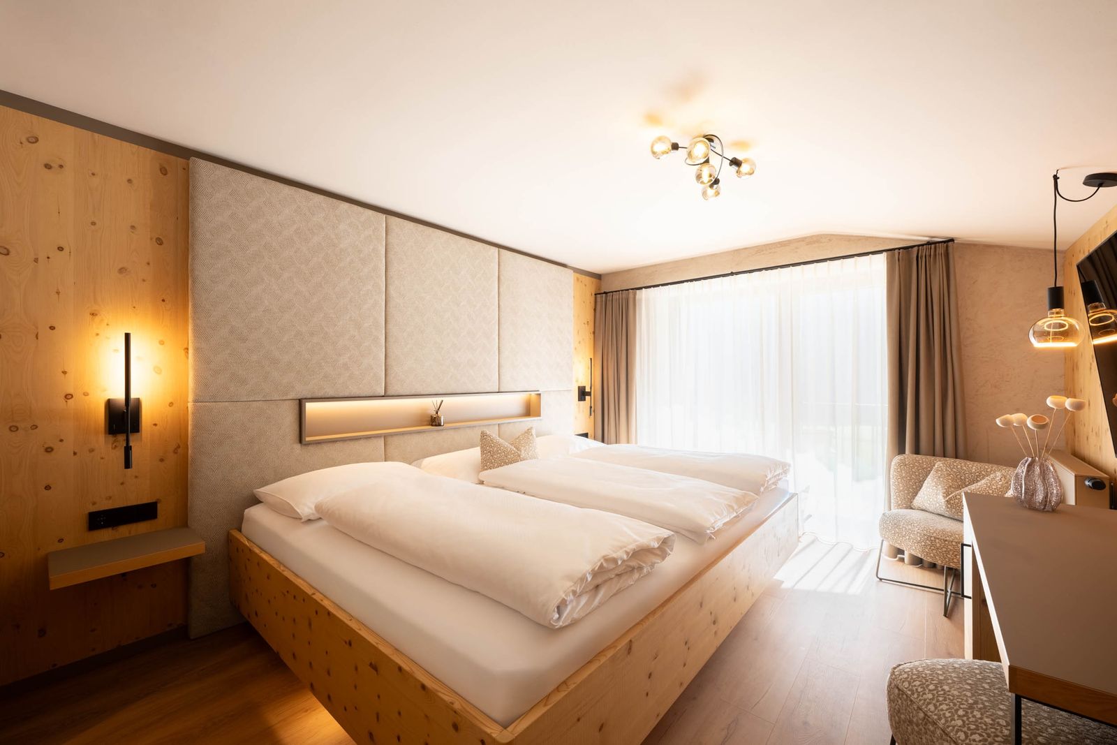 Familiensuite »Junior Zirbe« image 1 - Familotel Stubaital Alpenhotel Kindl