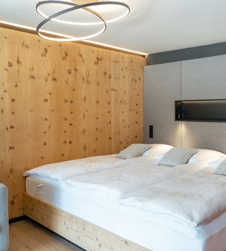 NEU! Doppelzimmer »Premium Zirbe« thumbnail 1 - Familotel Stubaital Alpenhotel Kindl