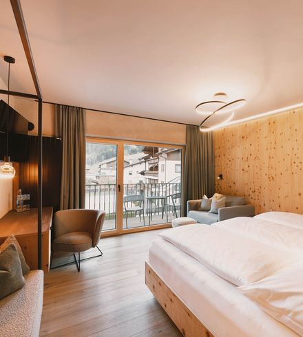 NEU! Doppelzimmer »Premium Zirbe« image 6 - Familotel Stubaital Alpenhotel Kindl