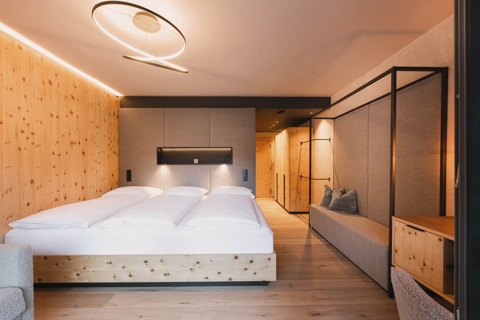 NEU! Doppelzimmer »Premium Zirbe« image 3 - Familotel Stubaital Alpenhotel Kindl