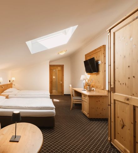 Familiensuite »Luxus Zirbe« image 2 - Familotel Stubaital Alpenhotel Kindl