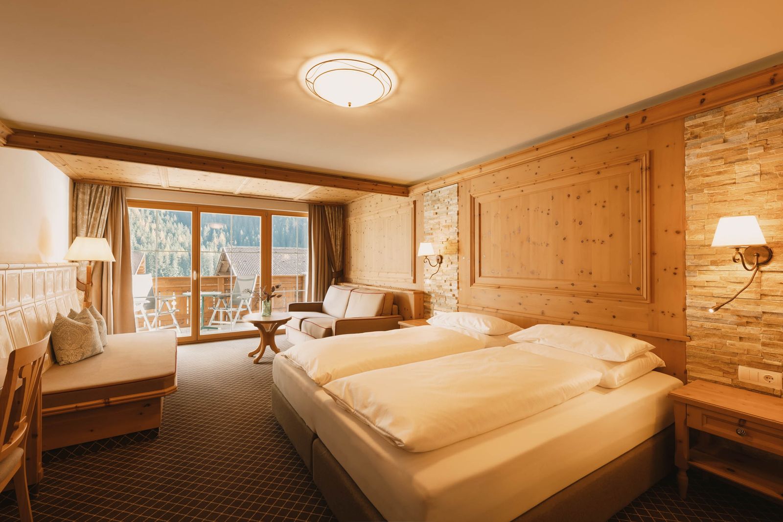 Doppelzimmer »Luxus Zirbe« image 1 - Familotel Stubaital Alpenhotel Kindl