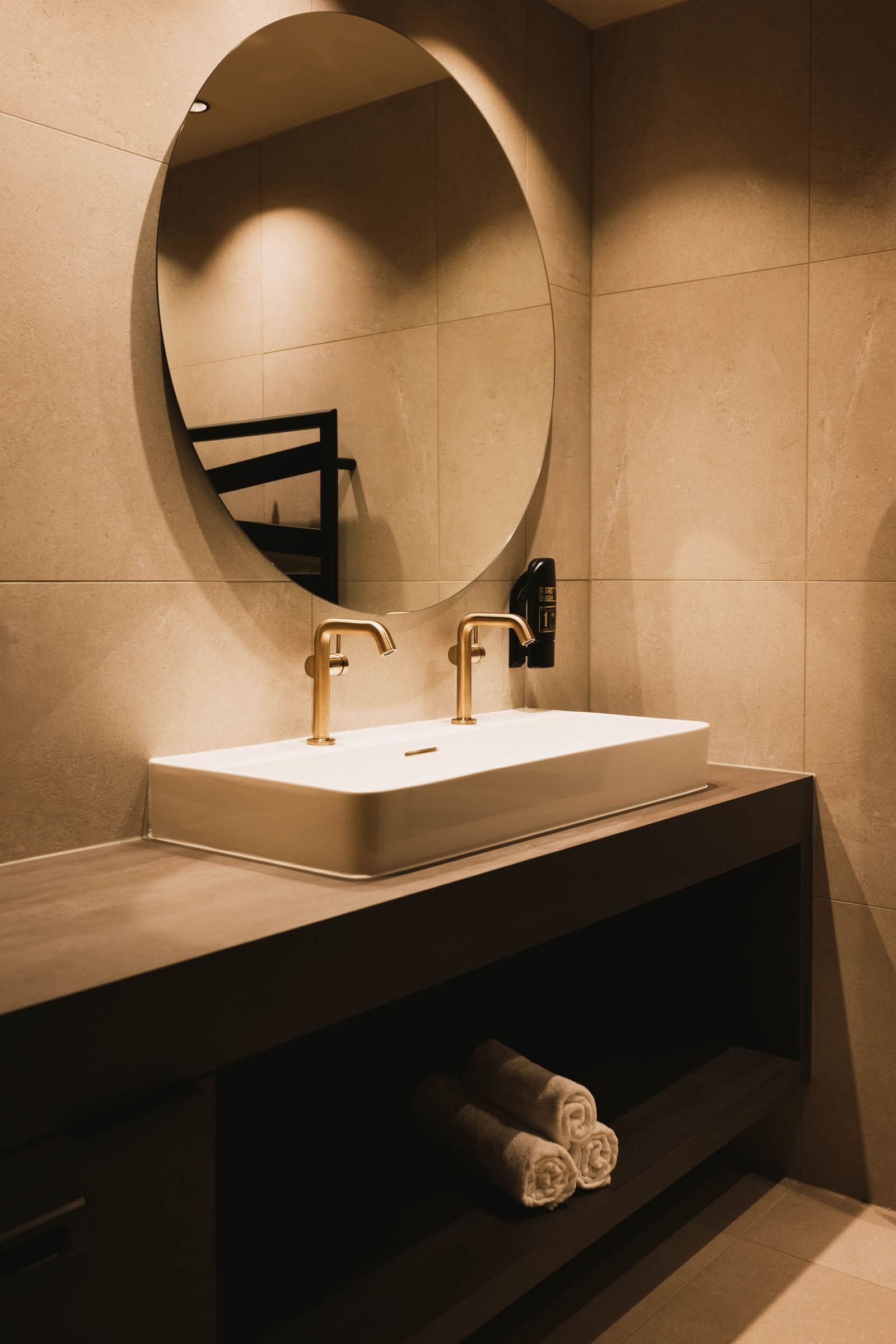 NEU! Doppelzimmer »Premium Zirbe« image 7 - Familotel Stubaital Alpenhotel Kindl