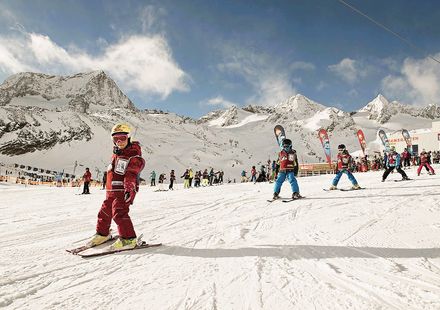 Skisporttage mit Kinderskikurs & Stubai Skipass