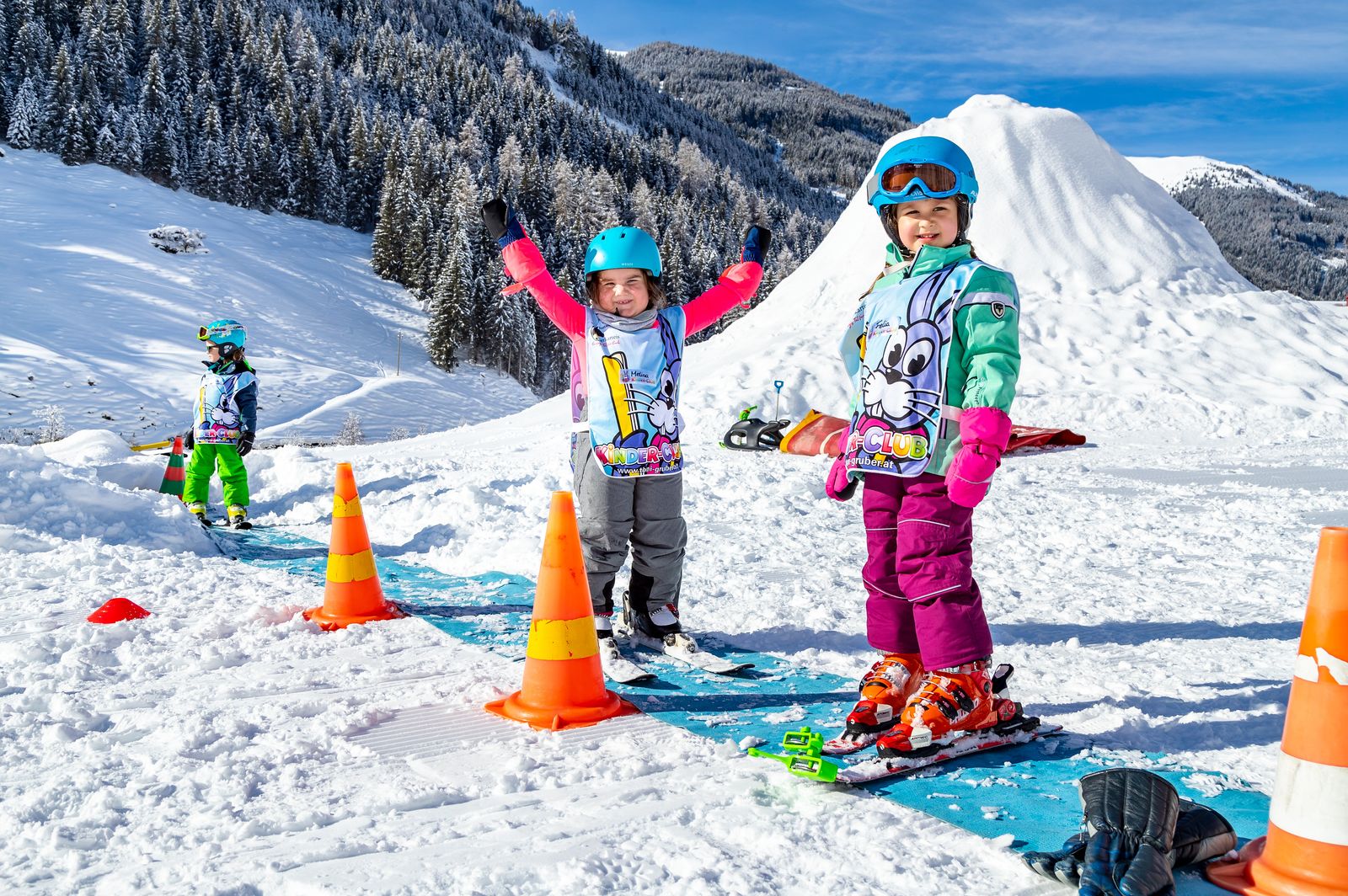 WINTERSPASS für Familien - 1 Kind gratis image 1 - Familotel Salzburger Land Familienhotel Oberkarteis