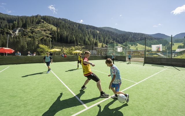 happy-club-kinderbetreuung-familotel-salzburgerland-walchhofe.jpg