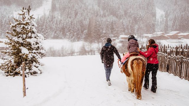 Schneeflocken & Familienzeit – Kurzurlaub im Huber